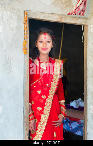 Nepalesische Frau der Tharu ethnische Gruppe, Porträt, Chitwan, Nepal, Asien Stockfoto