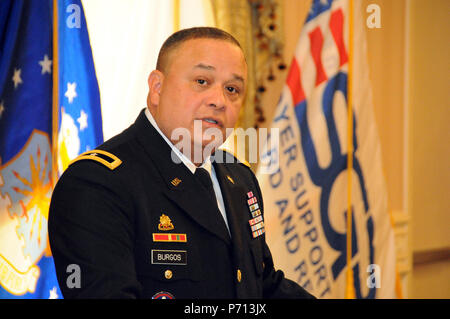 Major General Jose R. Burgos, stellvertretender Kommandierender general der US Army Reserve 99. Regional Support Command, gibt die Keynote Speech 11.Mai am 10. jährliche Freedom Award nominiert und Pro Patria Awards Mittagessen, veranstaltet von der New Jersey Ausschuss der Arbeitgeber Unterstützung der Wache und Reserve.  Unterstützung des Arbeitgebers von der Wache und Reserve ist ein Department of Defense-Programm, das entwickelt und fördert unterstützende Arbeitsumgebungen für Service-Mitglieder in der Reserve-Komponenten durch Öffentlichkeitsarbeit, Anerkennung und Bildungsmöglichkeiten, die geltenden Gesetze zu sensibilisieren, und löst beschäftigen Stockfoto