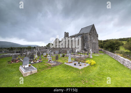 Corcomroe Abbey und Friedhof, den Burren, County Clare, Munster, Republik Irland, Europa Stockfoto