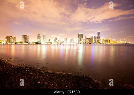 Skyline von Gebäuden an der Brickell District, Miami, Florida, USA Stockfoto