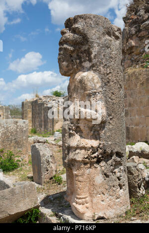 Maya Ruinen, der Palast, Statue, oxkintok Archäologische Zone, 300 bis 1050 AD, Yucatan, Mexiko, Nordamerika Stockfoto