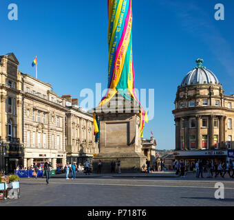 "Des Arbeitnehmers Maibaum "Grey's Monument, das während der großen Ausstellung des Nordens, Newcastle Upon Tyne, Tyne und Wear, England, Vereinigtes Königreich Stockfoto