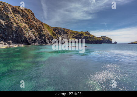 Anzeigen von Mullion Cove in Cornwall, uk Sommer Stockfoto