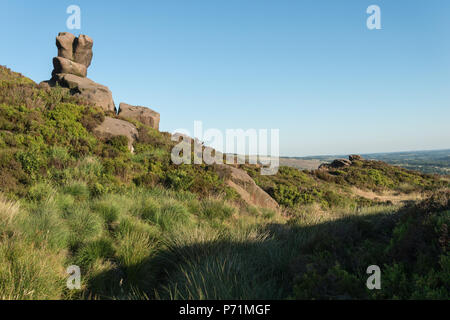 Sommer Abend Blick vom Felsen von ramshaw Felsen in der Nähe von Lauch im englischen Peak District National Park Stockfoto