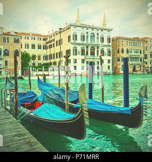 Gondeln auf dem Canal Grande in Venedig, Italien. Vintage Style Stockfoto