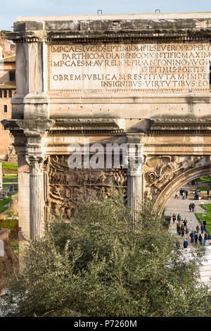 Triumphbogen des Septimus Severus im Forum Romanum, UNESCO-Weltkulturerbe, Rom, Latium, Italien, Europa Stockfoto