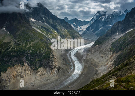 Mer de Glace, der größte Gletscher in Frankreich, 7 km lange und 200 m Tiefe fließt in das Tal von Chamonix, Haute Savoie, Französische Alpen, Frankreich, Europa Stockfoto