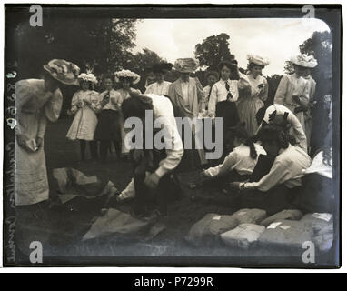 Englisch: DKW 23836 G CarshaltonConvent L. Diese Medien Upload Datum: 19 Februar 2015, 15:27:39 Originale vor 1944 9 Carshalton Kloster (St. Philomena's School), 8 May 1907 (16580415931) Stockfoto