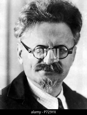 Englisch: Headshot des russischen revolutionären politischen Führer und Autor Leo Trotzki (1879-1940), 1930. Zwischen 1930 und 1940 3 Leo Trotzki, 1930er Jahre Stockfoto