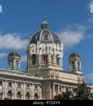 English: Naturhistorisches Museum, Wien Deutsch: Naturhistorisches Museum in Wien, Österreich Dieser Medien zeigt die unter Denkmalschutz mit der Nummer 13766 in Österreich. (Commons, de,). 26 Juli 2015, 11:58:23 169 Naturhistorisches Museum Wien - Blick von der Westseite des KHM-9854 Stockfoto
