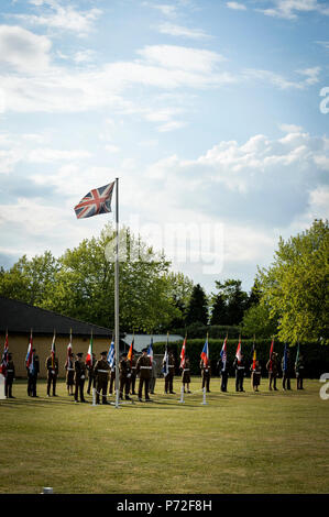 Heute (11.05.17) war eine Feier für die Allied Rapid Reaction Corps. Anlässlich der 25/200 das Abendessen der Arrc waren wir auch von den CDS Air Commodore Sir Stuart Pfirsich besucht. Mit vielen Ehrengäste wie der Herr Leutnant von Gloucester und Allgemeinen (Retd) Sir Mike Jackson, es war ein unterschieden. Stockfoto