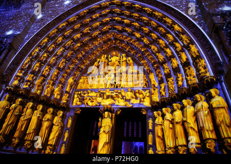 Ton- und Licht Show am Notre Dame de Paris Kathedrale, Weltkulturerbe der UNESCO, Paris, Frankreich, Europa Stockfoto