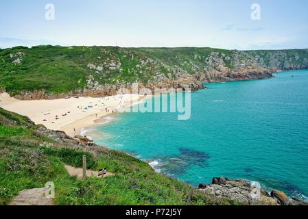 Ansicht von Porthcurno Strand an einem Sommertag Cornwall England Großbritannien Stockfoto