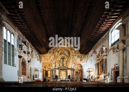 Innenraum der Chiesa San Fermo, Provinz Verona, Venetien, Italien, Europa Stockfoto