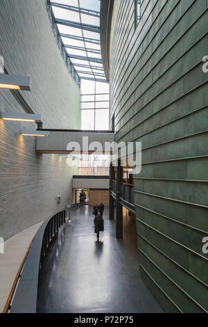 Tallinn, Estland - April 2018: KUMU Museum für Moderne Kunst in Tallinn, Estland. KUMU ist ein Museum für zeitgenössische Kunst in Viertel Kadriorg in Tallinn, Stockfoto