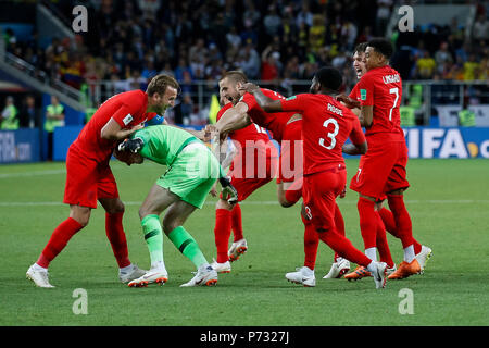 Moskau, Russland. 3. Juli 2018. England feiern, nachdem die 2018 FIFA World Cup Runde 16 Match zwischen Kolumbien und England bei Spartak Stadium am 3. Juli 2018 in Moskau, Russland. Credit: PHC Images/Alamy leben Nachrichten Stockfoto