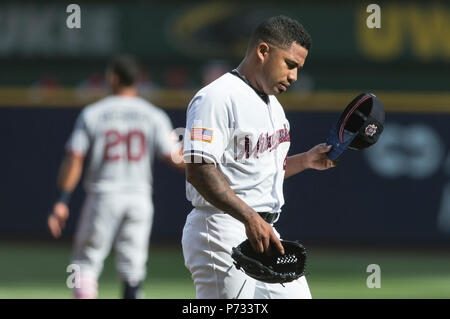 Milwaukee, WI, USA. 3. Juli 2018. Milwaukee Brewers Krug Junior Guerra #41 hob die Während der Major League Baseball Spiel zwischen den Milwaukee Brewers und die Minnesota Twins am Miller Park in Milwaukee, WI gewinnen. John Fisher/CSM/Alamy leben Nachrichten Stockfoto