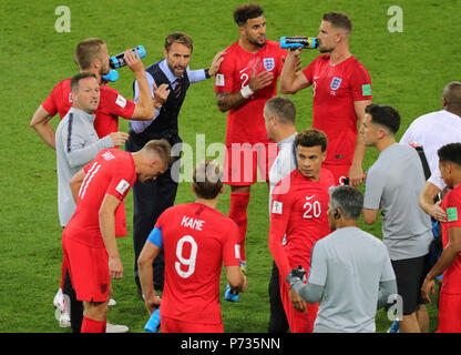 03 Juli 2018, Russland, Moskau: Fußball, Fußball-WM, runde 16, Kolumbien vs England an der Spartak Stadium. England's Manager Gareth Southgate (oben) und Englands Spieler. Foto: Christian Charisius/dpa Stockfoto