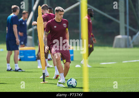 Bad Ragaz, Schweiz. 4. Juli 2018. Jordan Hugill während dem Training der Ersten Mannschaft von West Ham United am Sportplatz Ri-Au in Bad Ragaz. Die Hämmer Aufenthalt in Bad Ragaz für zwei Wochen für die Premier League Saison 2018/2019 vorzubereiten. Credit: Rolf Simeon/Alamy leben Nachrichten Stockfoto