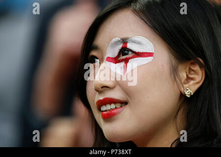 Moskau, Russland. 3. Juli 2018. Ein England Fan vor der 2018 FIFA World Cup Runde 16 Match zwischen Kolumbien und England bei Spartak Stadium am 3. Juli 2018 in Moskau, Russland. Credit: PHC Images/Alamy leben Nachrichten Stockfoto