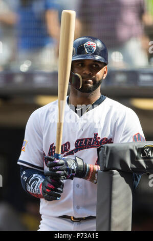 Milwaukee, WI, USA. 3. Juli 2018. Milwaukee Brewers zweiter Basisspieler Jonathan Villar #5 Während der Major League Baseball Spiel zwischen den Milwaukee Brewers und die Minnesota Twins am Miller Park in Milwaukee, WI. John Fisher/CSM/Alamy leben Nachrichten Stockfoto