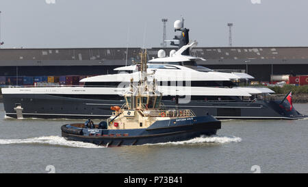 Gravesend, Vereinigtes Königreich. 4. Juli 2018. Marke neue 75 Meter lange Superyacht elandess dargestellt, Gravesend auf dem Weg in London zum ersten Mal. Rob Powell/Alamy leben Nachrichten Stockfoto