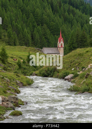 Schloss von Taufers und Val Aurina Stockfoto