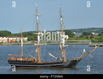 Tall Ship die Grafen von Pembroke kommt auf der Themse in London vor der Sail Royal Greenwich 2018 Veranstaltung Stockfoto