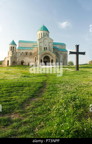 Malerischer Blick auf kutaissi Kathedrale, besser bekannt als Bagrati Kathedrale in Kutaisi, Georgien bekannt Stockfoto