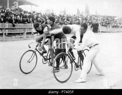 [Sammlung Jules Galan. / Sportliche]: T.15. Année 1901/Jules Beau: F.35. [Spiel] Major Taylor - Jacquelin, 27. Mai 1901;. 1901 20 Btv 1b 84333426-p 073-2 Stockfoto