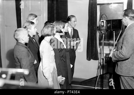 'Children's Hour', Radio Programm für Kinder, live im Studio bei Aleksanterinkatu 46 Räumlichkeiten in 1927. Finnische Broadcasting Company. Stockfoto