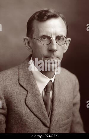 Clinton Joseph Davisson (1881 - 1958), war ein US-amerikanischer Physiker, 1937 Nobelpreis für Physik (die er gemeinsam mit George Paget Thomson) für seine Entdeckung der Elektronenbeugung im Davisson-Germer Experiment gewonnen. (Foto: November 1937) Stockfoto