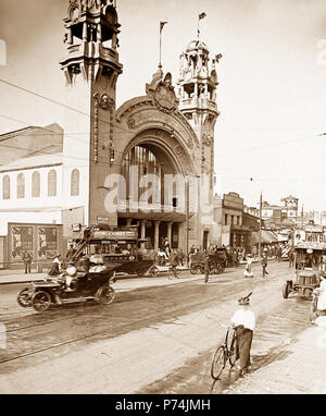 Haupteingang, der französisch-britischen Ausstellung in der Weißen Stadt, London, 1908 Stockfoto