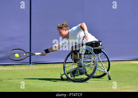 Alfie Hewett (GB) spielen in einer Demonstration Rollstuhl Tennis Spiel während der Natur Tal International, Eastbourne, 29. Juni 2018 Stockfoto