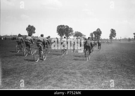 75 Narcyz Witczak-Witaczy ński-święto 1 Pułku Konnych Strzelców (107-649-23) Stockfoto