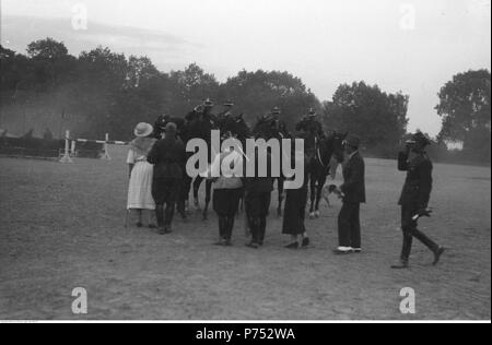 75 Narcyz Witczak-Witaczy ński-święto 1 Pułku Konnych Strzelców (107-649-37) Stockfoto