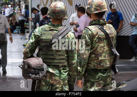 Thailändische Soldaten controlling Innenstadt während der militärputsch, Bangkok, Thailand Stockfoto