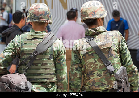 Thailändische Soldaten controlling Innenstadt während der militärputsch, Bangkok, Thailand Stockfoto