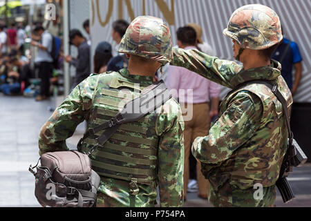 Thailändische Soldaten controlling Innenstadt während der militärputsch, Bangkok, Thailand Stockfoto