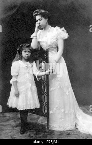 Englisch: Victoria Melita von Edinburgh und ihre Tochter Elisabeth Prinzessin von Hessen. ca. 1900 82 Victoria Melita von Edimburg und ihre Tochter Elizabeth Stockfoto