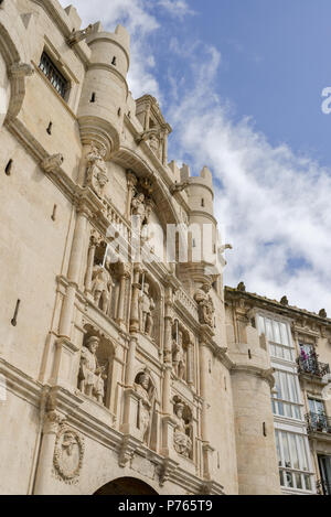 Burgos, Spanien - 13. Juni, 2018: Arco de Santa Maria in Burgos, Spanien, ist einem der 12 mittelalterlichen Tore in die Stadt im Mittelalter Stockfoto