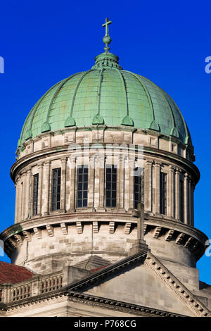 Die katholische Basilika von Christchurch (vor dem Erdbeben), die bei den Erdbeben von 2010 und 2011 schwer beschädigt wurde. Es wurde 2020 abgerissen Stockfoto