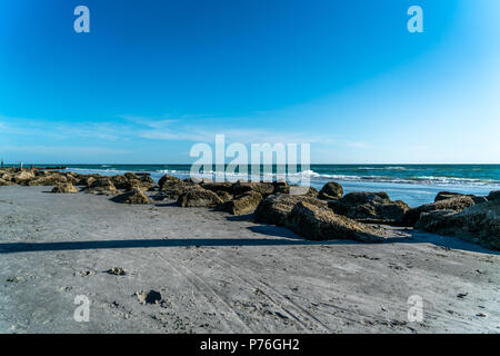 Einen Tag in St. Petersburg Beach die Sonne genießen und Surfen. Stockfoto