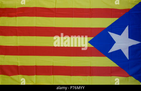 Girona, Region, Katalonien, Nordspanien. Die katalanische Flagge, oder Estelada. Stockfoto