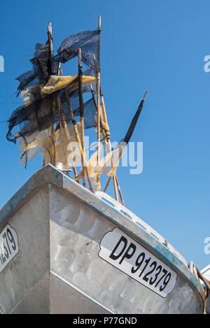 Der Bogen der Dory, flacher Boden Fischerboot in Dieppe, Seine-Maritime, Normandie, Frankreich Stockfoto