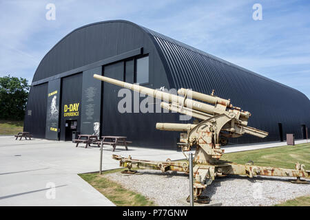 Deutsch 88 mm anti-aircraft Gun am D-Tag erleben, der Anziehung und WW2 Museum in Saint-Côme-du-Mont, Saint-Lô, Normandie, Frankreich Stockfoto