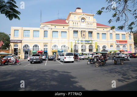 Phnom Penh's Central Post Office, erbaut von dem französischen Planer Daniel Fabre um 1895, Kolonialarchitektur und historischer Architekturstil, Kambodscha Stockfoto