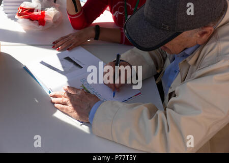 Moskau, Russland - Juni 02, 2018: Russische Literatur und Buch Festival auf dem Roten Platz für Autoren, Verlage und Leser. 31. Mai bis 3. Juni 2018. Stockfoto