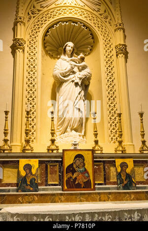 Italien Sizilien mittelalterliche Stadt Erice Monte San Giuliana La Real Chiesa Collegiata Insigne Madrice Mutter Kirche Chiesa Madre gebaut 1314 Statue Stockfoto