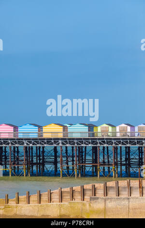 Hastings Pier, Sommer, Tag, 2018, East Sussex, Großbritannien Stockfoto